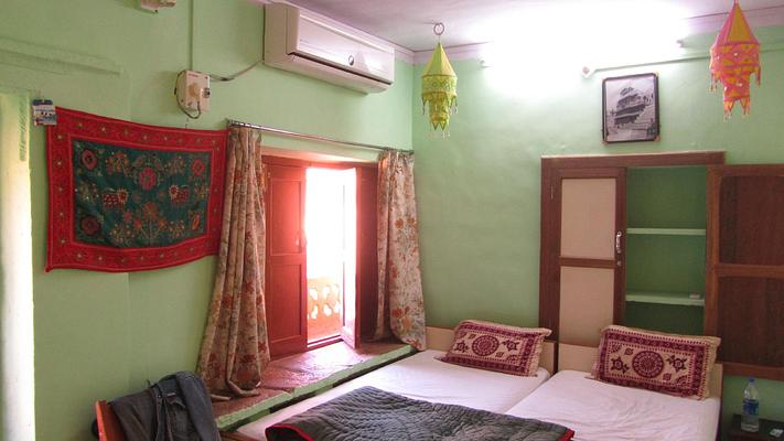 Residency Centre Point Guest House and Desert Safari