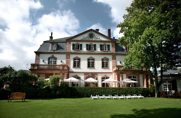 Villa Merton at the Union International Club