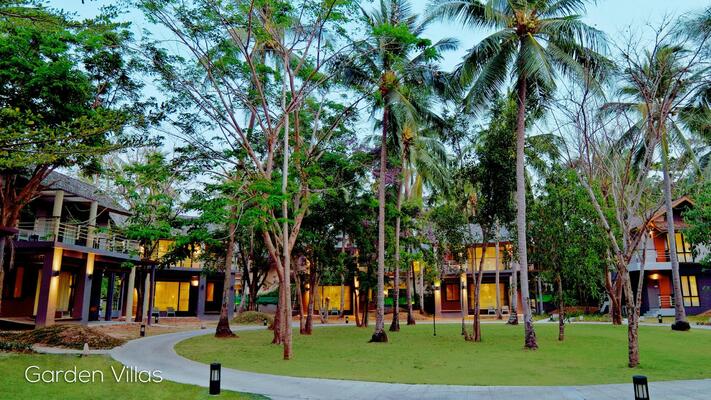 Twin Lotus Resort & Spa