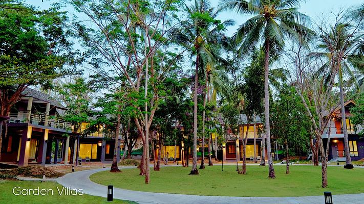 Twin Lotus Resort & Spa
