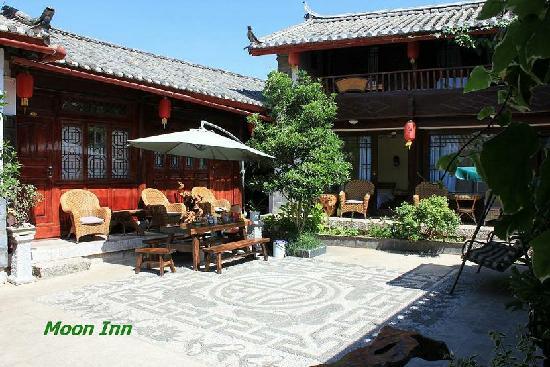 Moon Inn