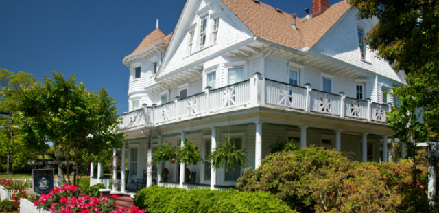 White Doe Inn