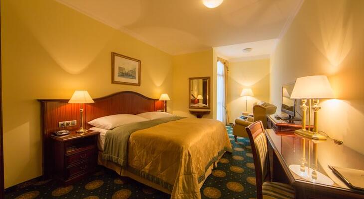 Hotel Romance