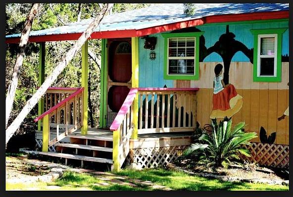Lost Parrot Cabins