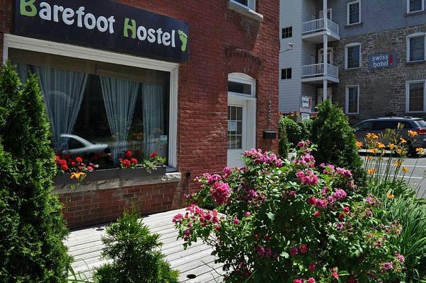 Barefoot Hostel