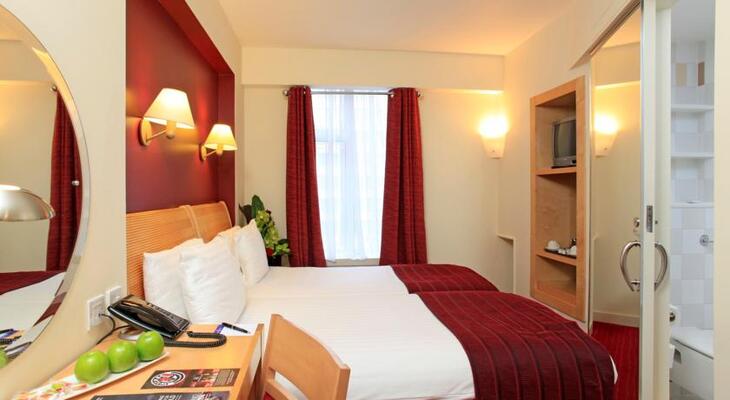 Holiday Inn London - Kensington High St., an IHG Hotel