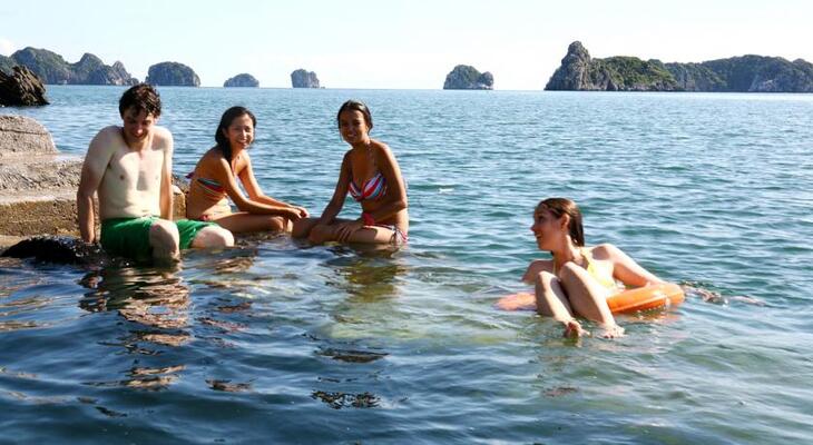 Monkey Island Resort
