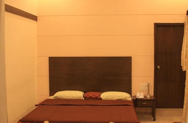 Capital O 10750 Hotel Vivek