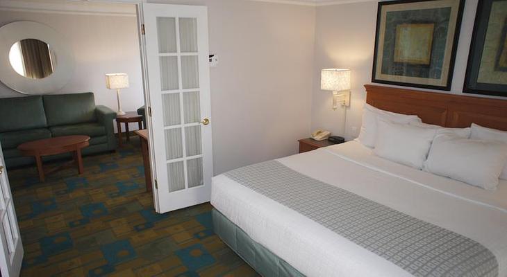 La Quinta Inn & Suites by Wyndham Denver Airport Dia