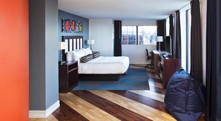 Aloft Nashville West End