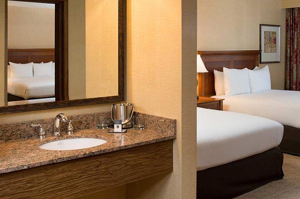 DoubleTree by Hilton Hotel Seattle Airport