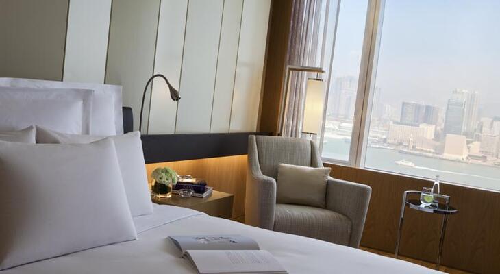 Renaissance Hong Kong Harbour View Hotel