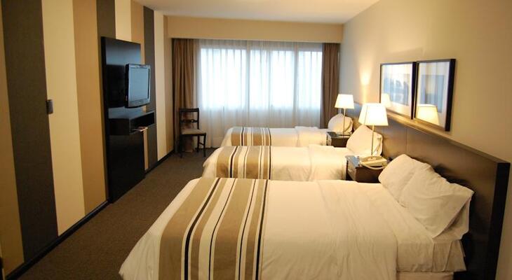 Plaza Real Suites Hotel
