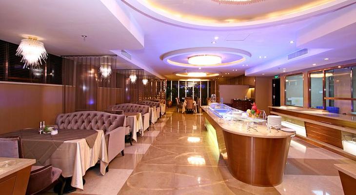 Lujiang Harborview Hotel