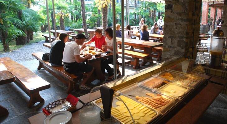 Hotel Montarina & Backpackers Hostel