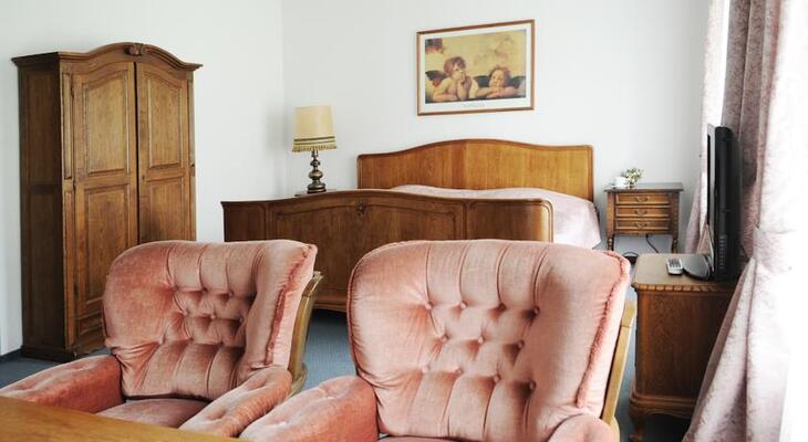 Amicus Hotel