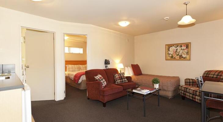 Lorenzo Motor Lodge
