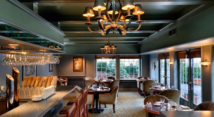 Royal Scot Hotel & Suites