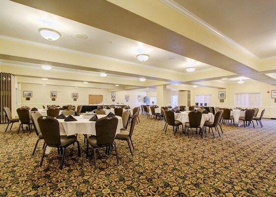 Clarion Suites Downtown