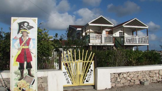 Pirates Hideaway By the Sea Guest House on Salt Cay