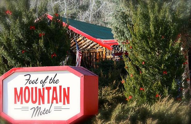 Foot of the Mountain Motel