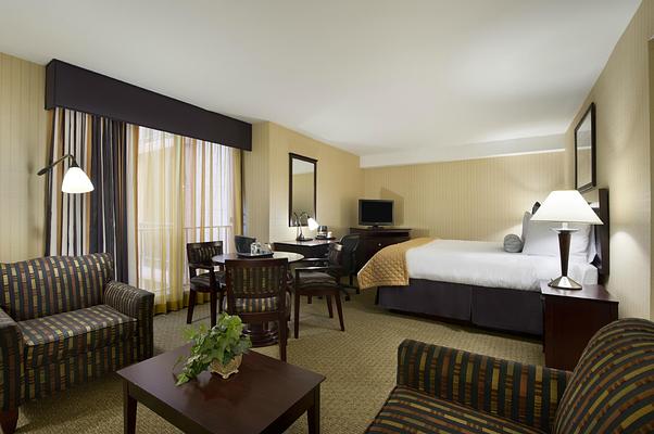 Wyndham Garden Newark Airport