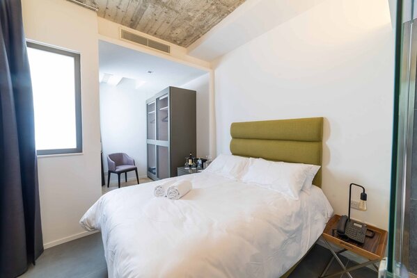19 Rooms