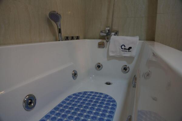 Caravan Hotel