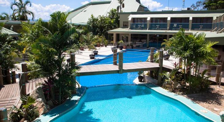 Gateway Hotel & Apartments