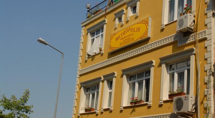 Metropolis Hostel