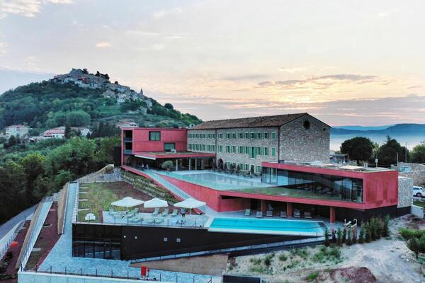 Roxanich Winery & Design Hotel