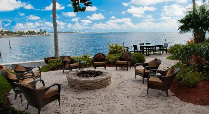 Palmeiras Beach Club at Grove Isle
