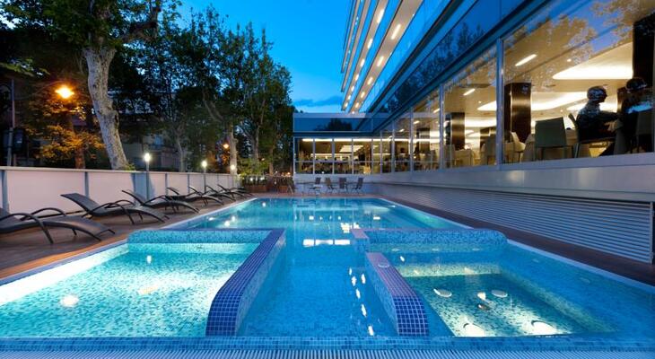 Aqua Hotel
