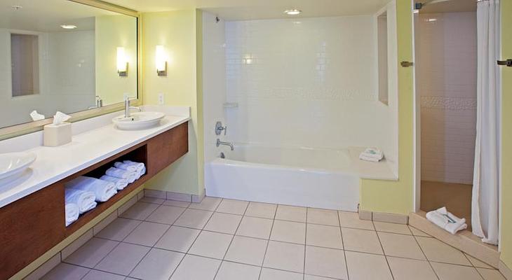 Holiday Inn Express Indianapolis - Fishers, An IHG Hotel