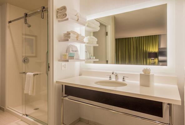 Hampton Inn & Suites Washington DC-Navy Yard