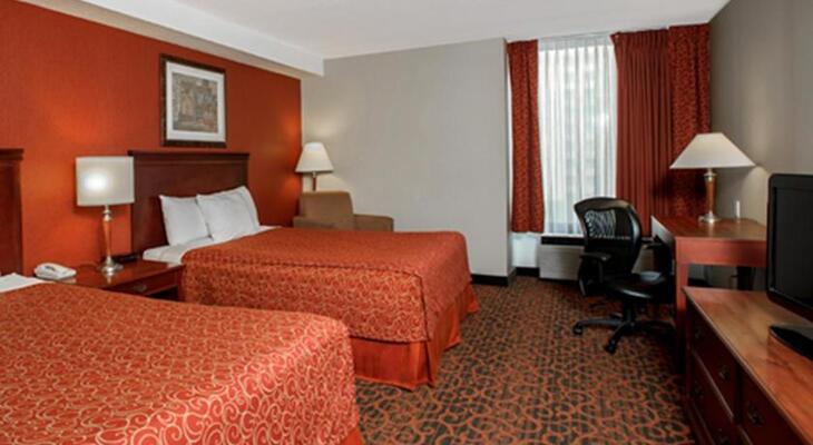 Ramada by Wyndham Niagara Falls/Fallsview