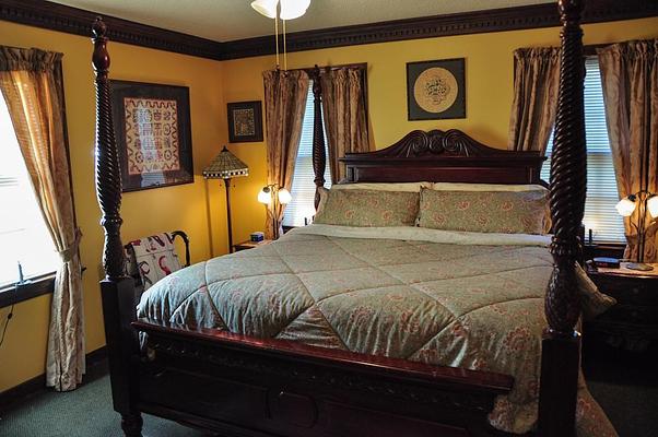 Williamsburg Sampler Bed and Breakfast