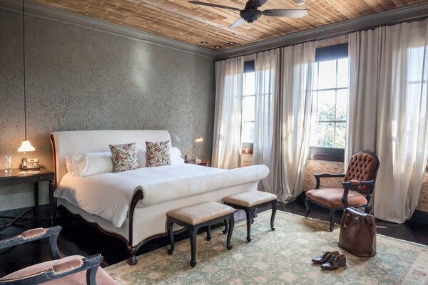 Factoria Hotel