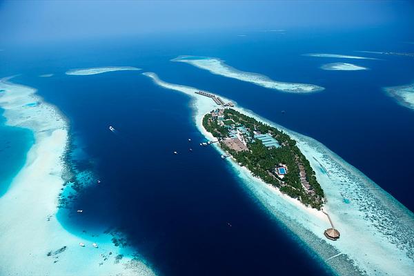 Vilamendhoo Island Resort & Spa