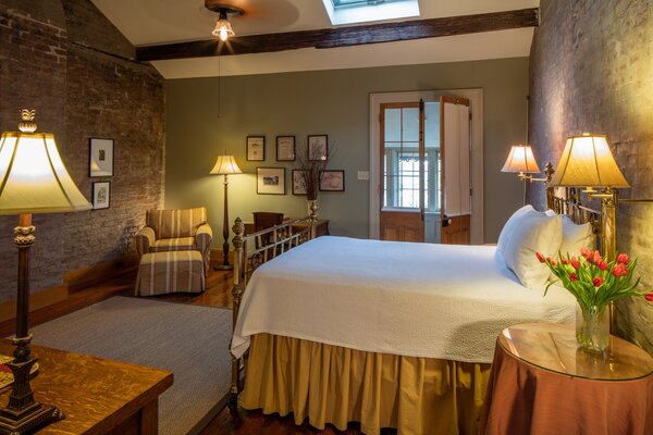 Monrose Row Bed & Breakfast