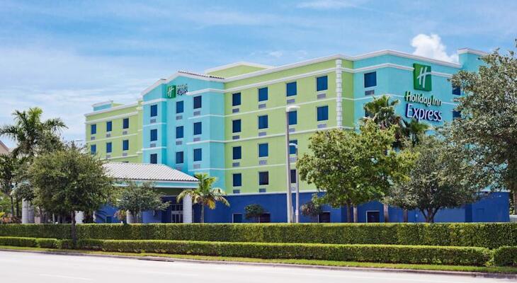 Holiday Inn Express & Suites Ft. Lauderdale Airport/Cruise