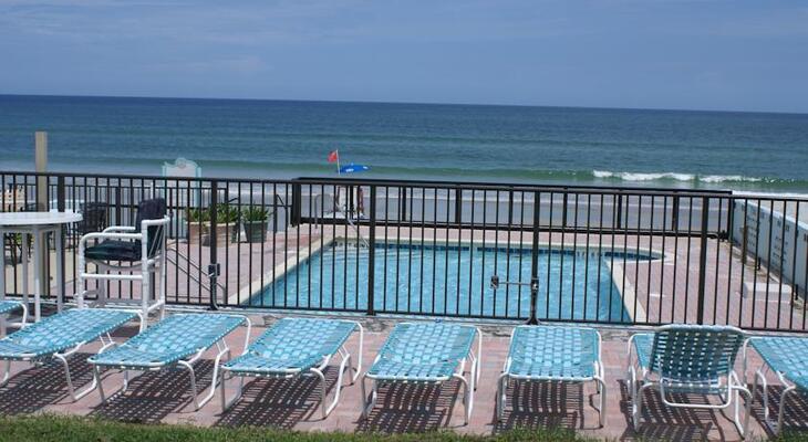 Daytona Shores Inn and Suites