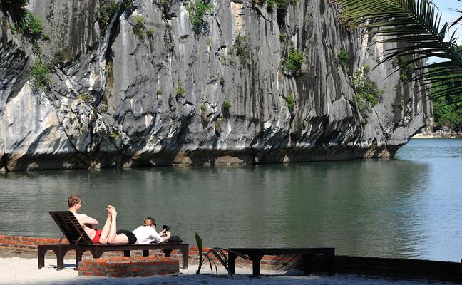 Cat Ba Sandy Beach Resort