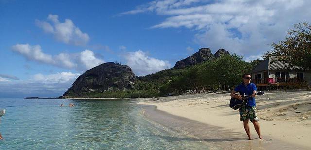 Barefoot Kuata Island