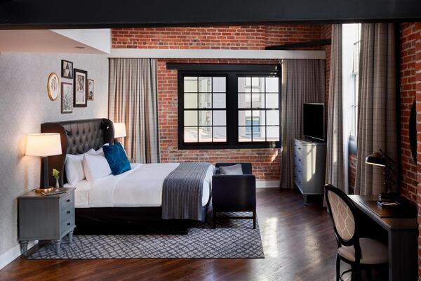 The Foundry Hotel Asheville, Curio Collection by Hilton