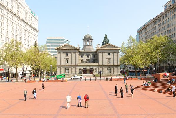 Pioneer Courthouse Square