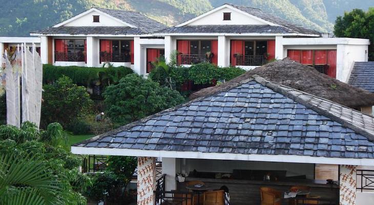Shangri~La Village Resort