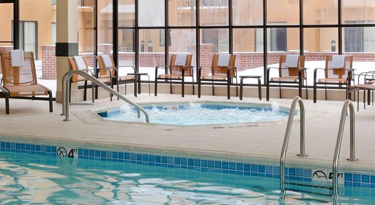 Courtyard by Marriott Indianapolis Airport