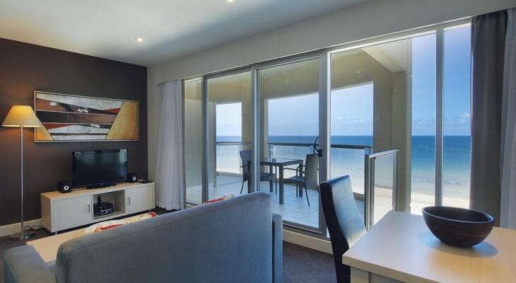 Oaks Glenelg Plaza Pier Suites