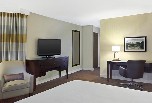 Sheraton Westport Plaza Hotel St. Louis